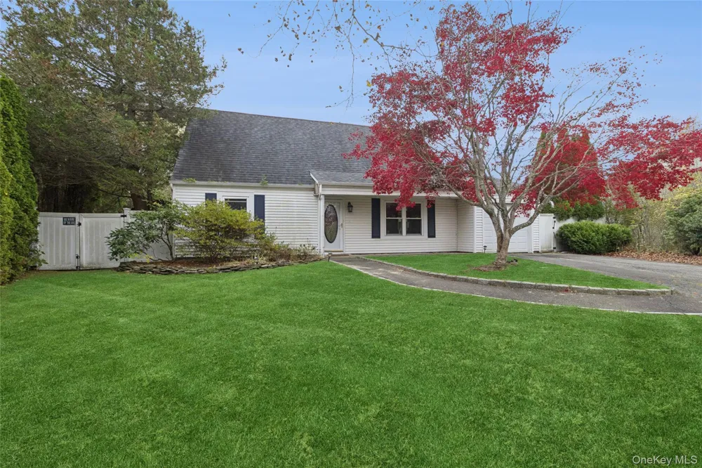 3 Meadowgrass Lane Southampton, NY 11968