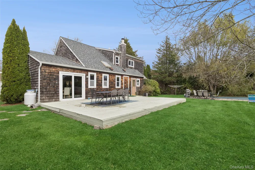 3 Meadowgrass Lane Southampton, NY 11968