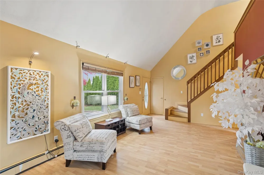 3 Meadowgrass Lane Southampton, NY 11968