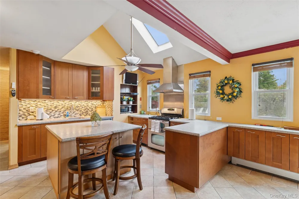 3 Meadowgrass Lane Southampton, NY 11968