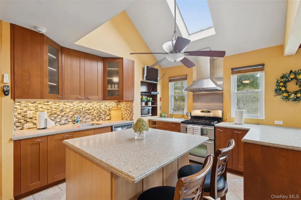 3 Meadowgrass Lane Southampton, NY 11968