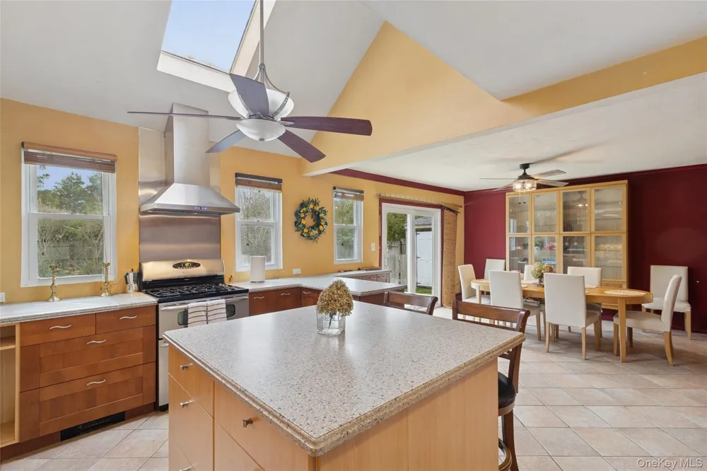 3 Meadowgrass Lane Southampton, NY 11968
