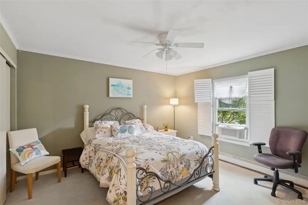 3 Meadowgrass Lane Southampton, NY 11968