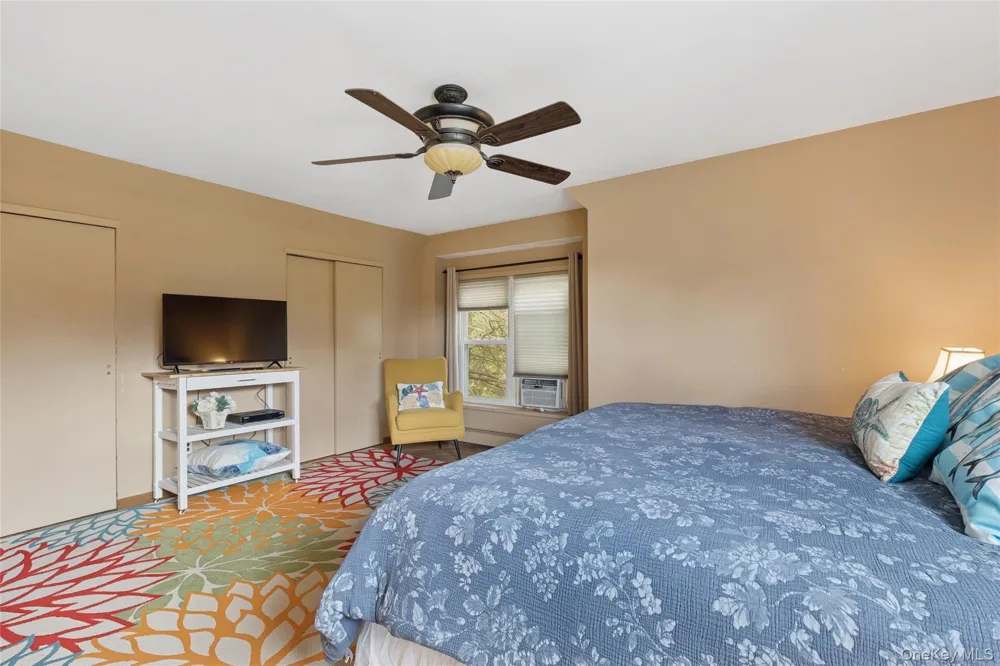 3 Meadowgrass Lane Southampton, NY 11968