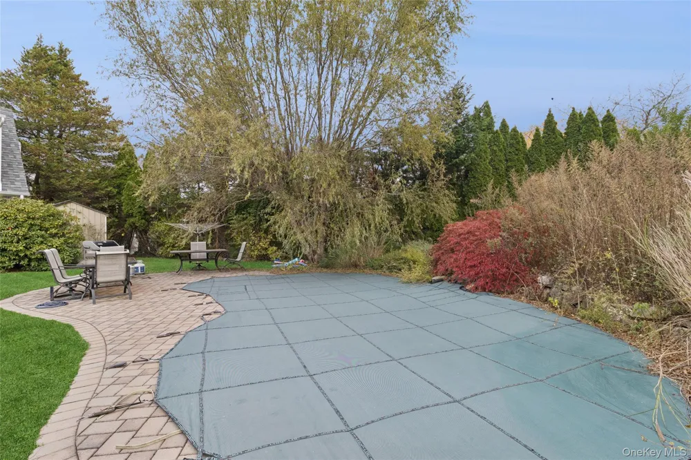 3 Meadowgrass Lane Southampton, NY 11968