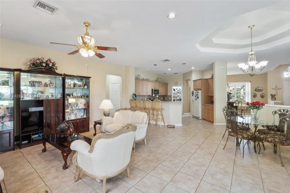 13875 SW 41st St Davie, FL 33330