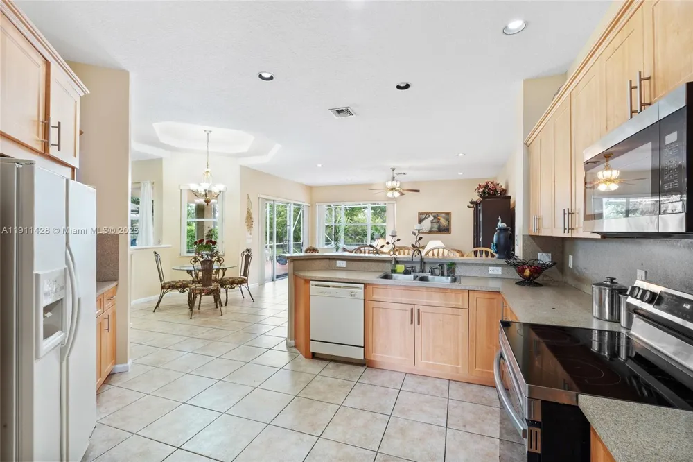 13875 SW 41st St Davie, FL 33330