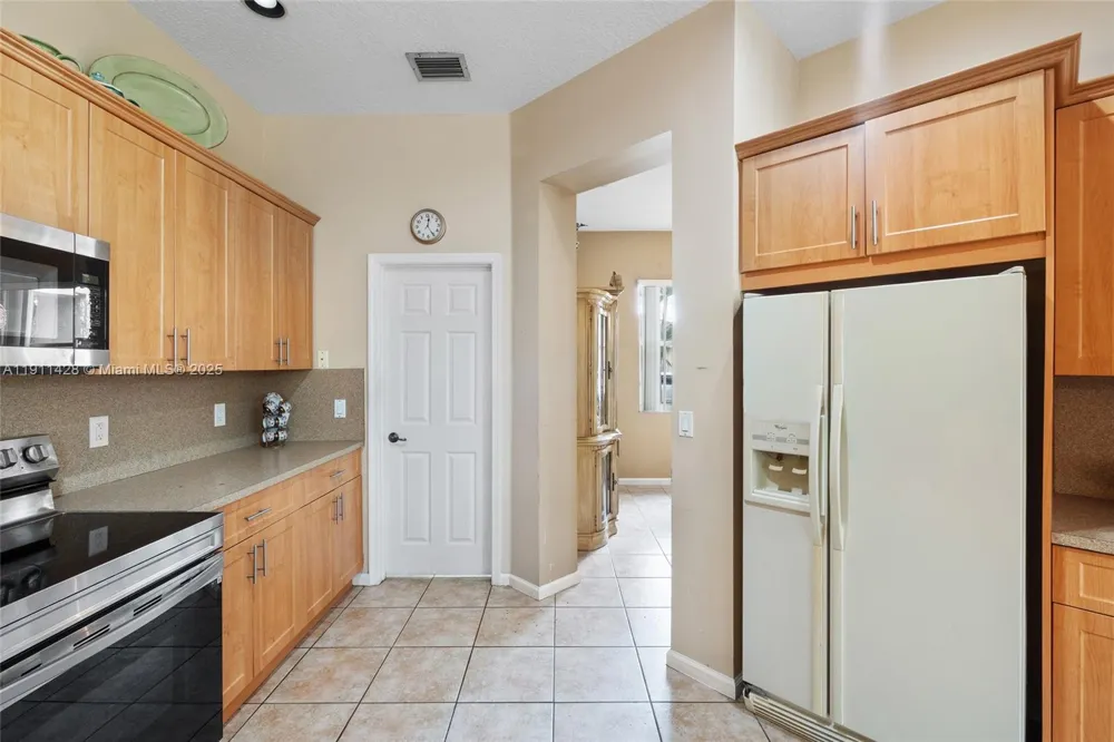 13875 SW 41st St Davie, FL 33330