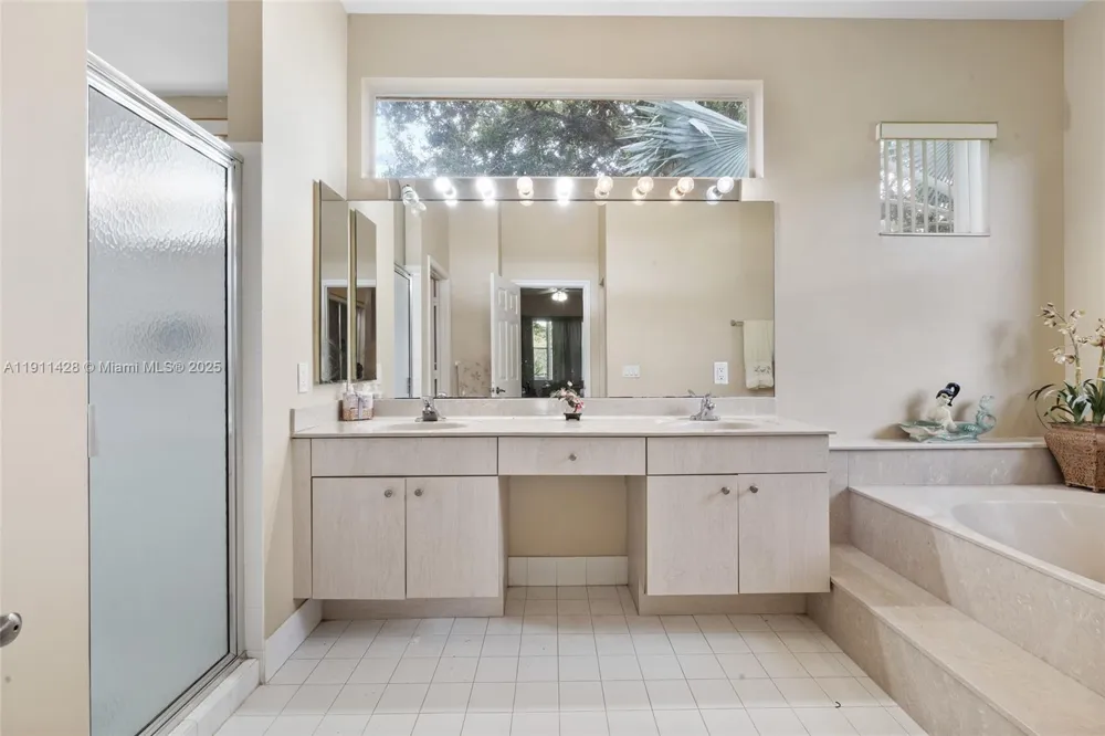 13875 SW 41st St Davie, FL 33330
