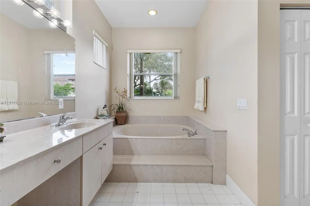 13875 SW 41st St Davie, FL 33330