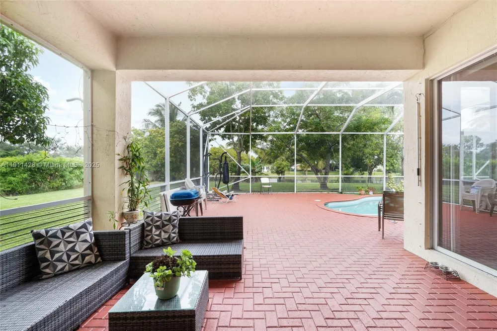 13875 SW 41st St Davie, FL 33330
