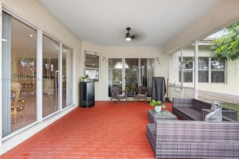 13875 SW 41st St Davie, FL 33330