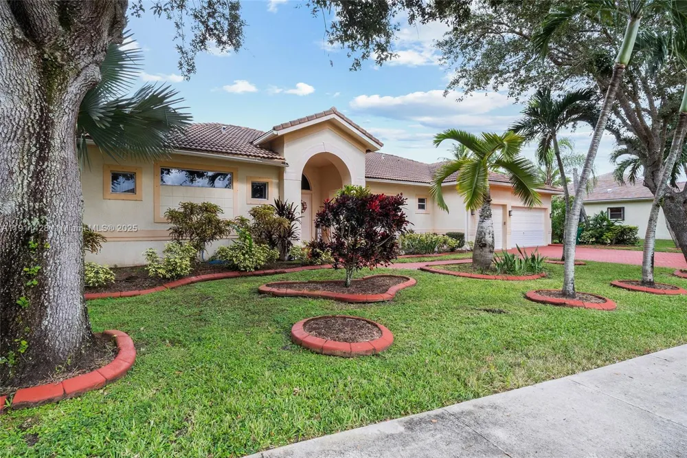 13875 SW 41st St Davie, FL 33330