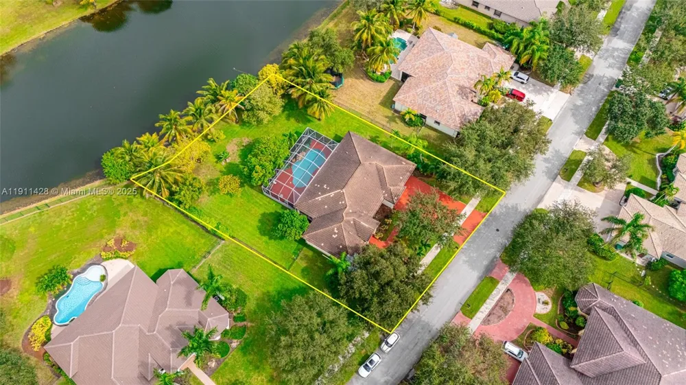 13875 SW 41st St Davie, FL 33330