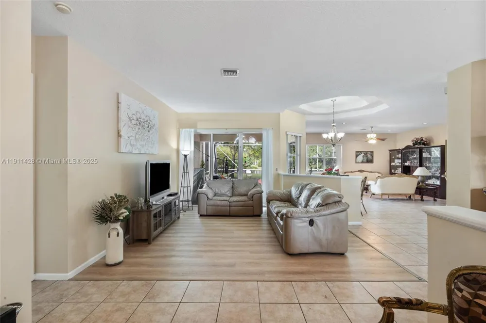 13875 SW 41st St Davie, FL 33330