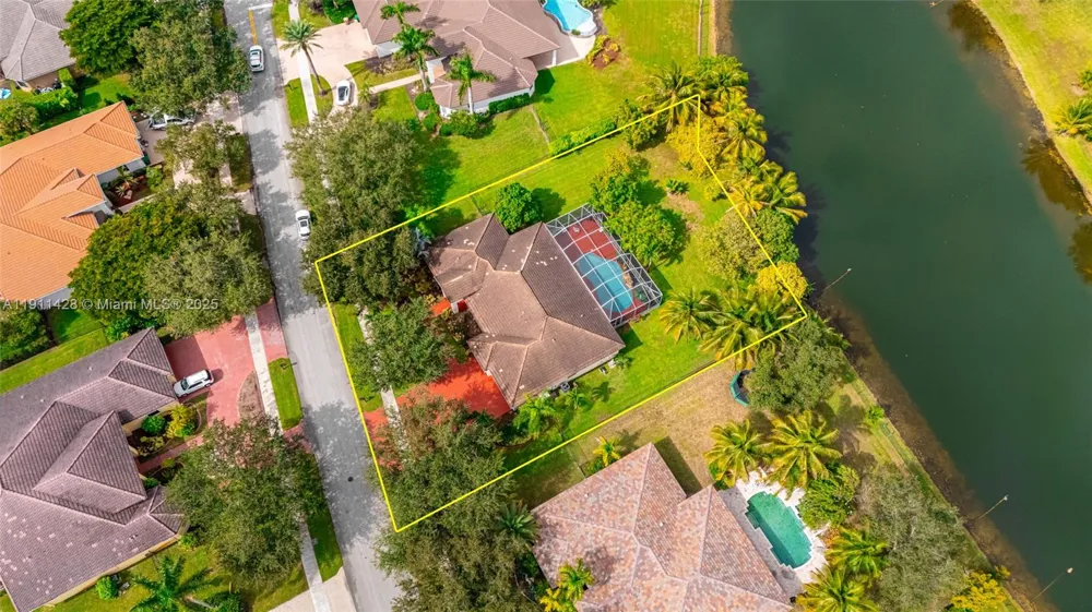 13875 SW 41st St Davie, FL 33330
