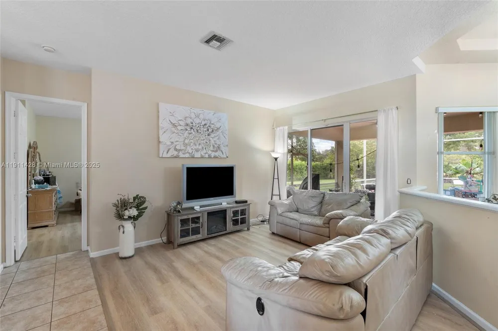 13875 SW 41st St Davie, FL 33330