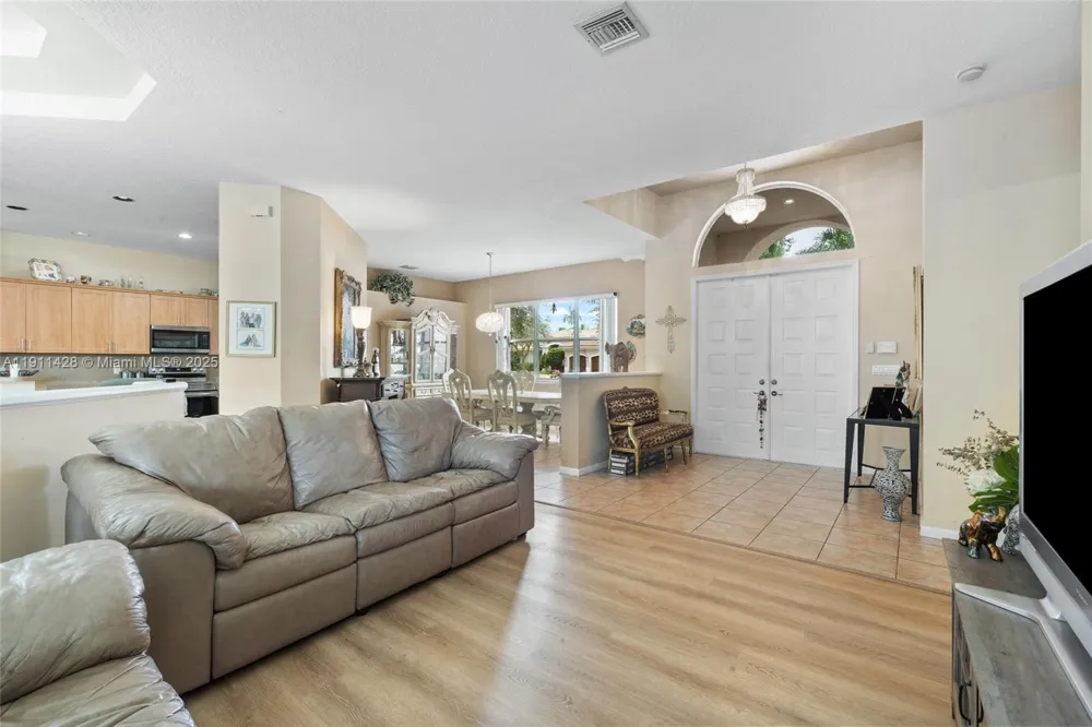 13875 SW 41st St Davie, FL 33330