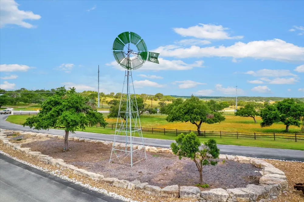 121 S JESSE STIFF DRIVE Blanco, TX 78606