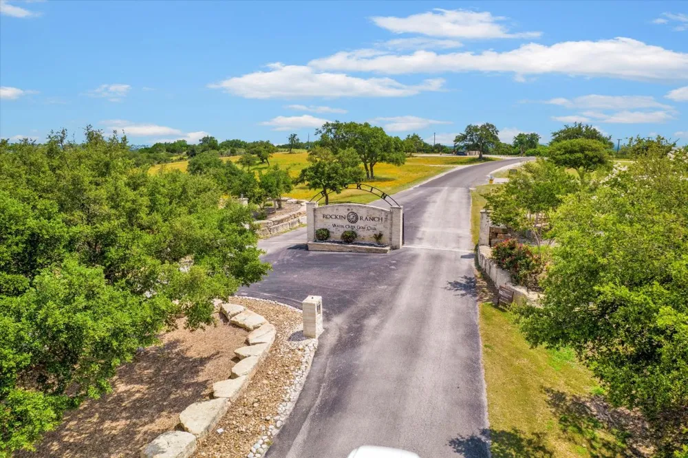 121 S JESSE STIFF DRIVE Blanco, TX 78606
