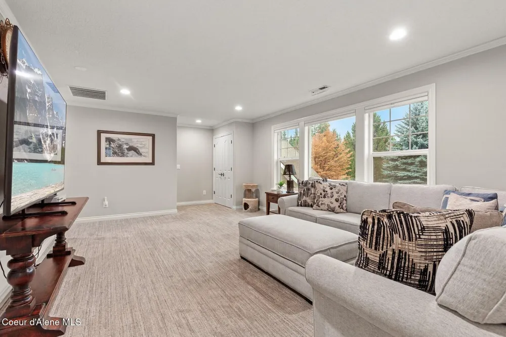 12155 Yearling Circle Hayden, ID 83835