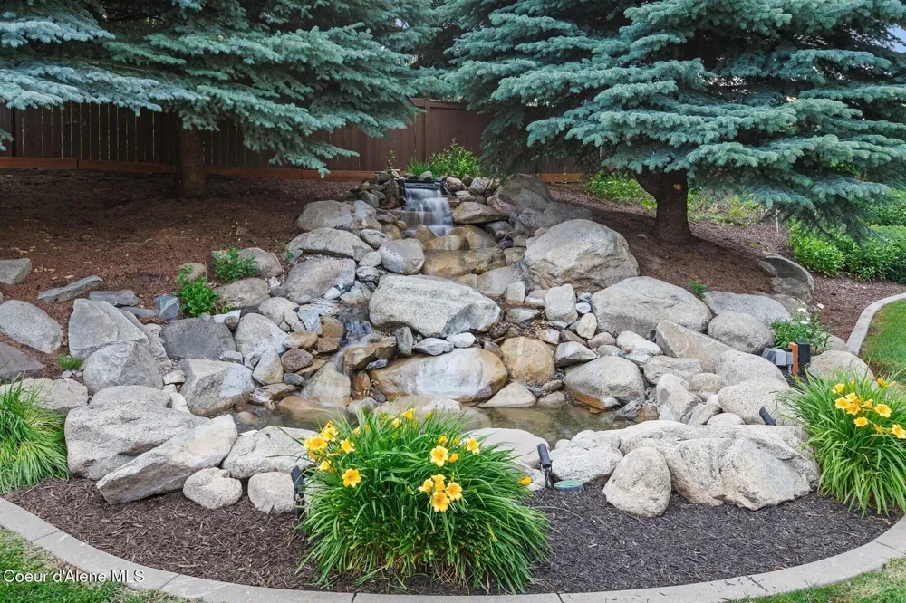 12155 Yearling Circle Hayden, ID 83835