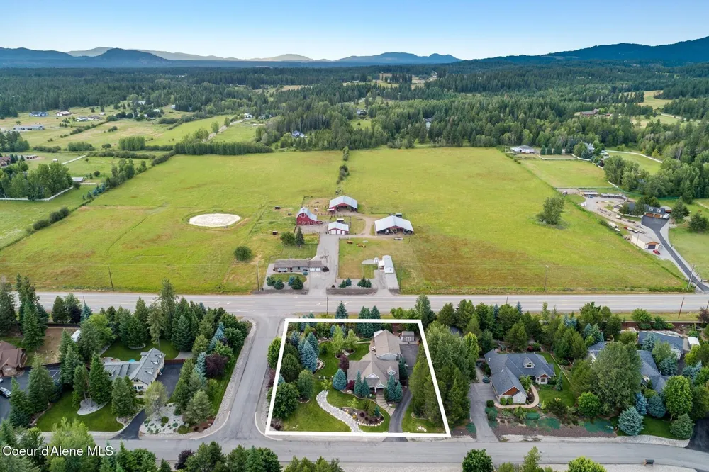 12155 Yearling Circle Hayden, ID 83835