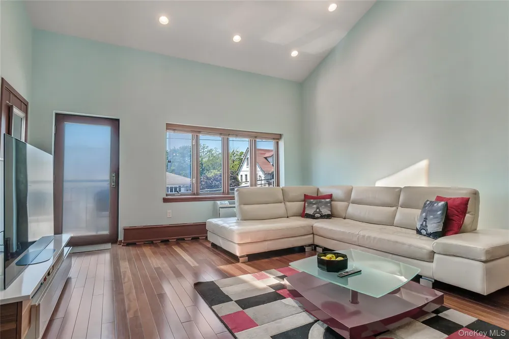 208 Beach 124th Street #6 Far Rockaway, NY 11694