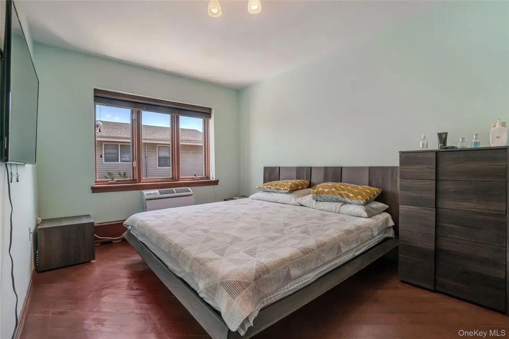208 Beach 124th Street #6 Far Rockaway, NY 11694