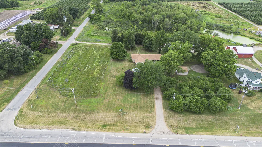 7349 E Main Street Eau Claire, MI 49111