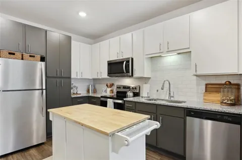 75 Overlook Parkway SE #321