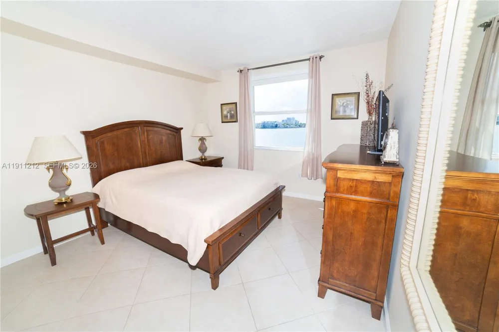 17150 Bay Rd #2207 Sunny Isles Beach, FL 33160