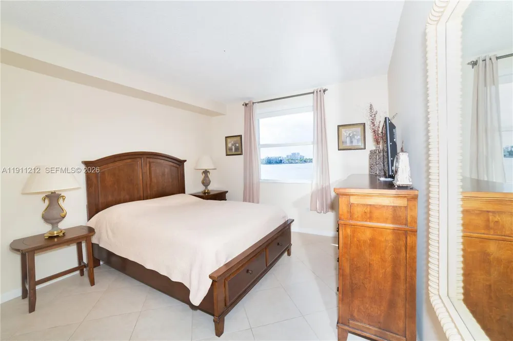 17150 Bay Rd #2207 Sunny Isles Beach, FL 33160