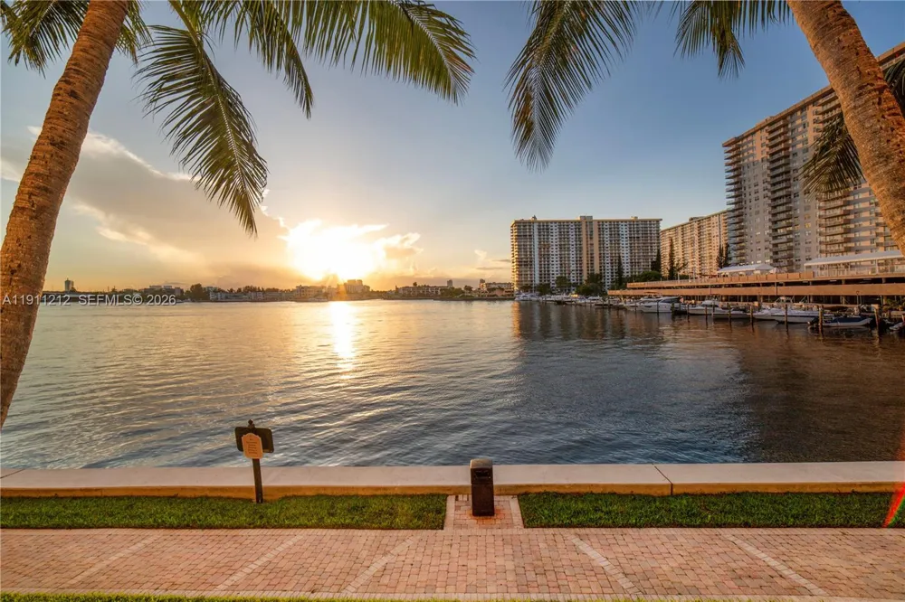 17150 Bay Rd #2207 Sunny Isles Beach, FL 33160