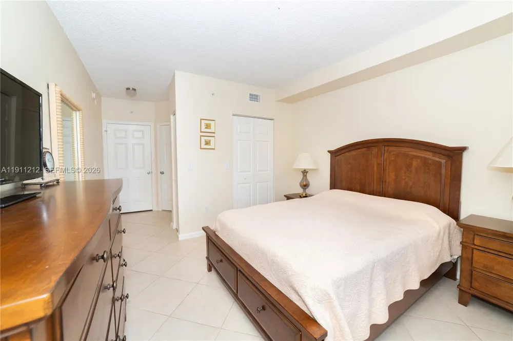 17150 Bay Rd #2207 Sunny Isles Beach, FL 33160