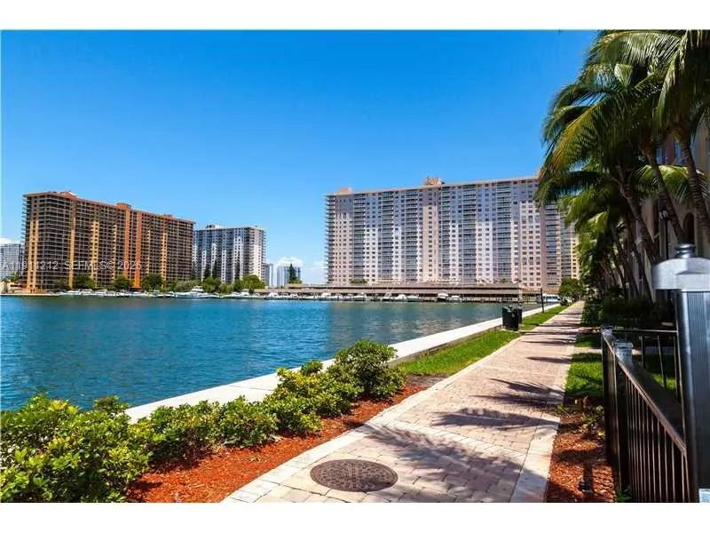 17150 Bay Rd #2207 Sunny Isles Beach, FL 33160