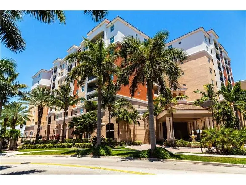 17150 Bay Rd #2207 Sunny Isles Beach, FL 33160