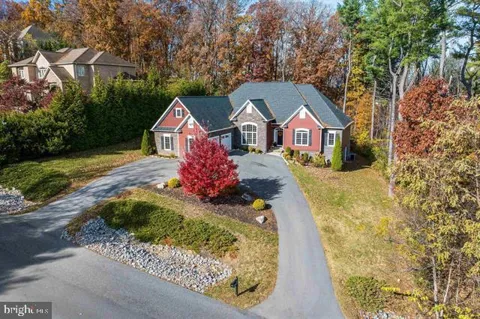 124 STEEPLECHASE DRIVE