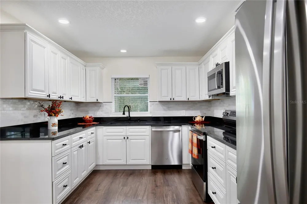 1255 FLINT TRAIL Geneva, FL 32732