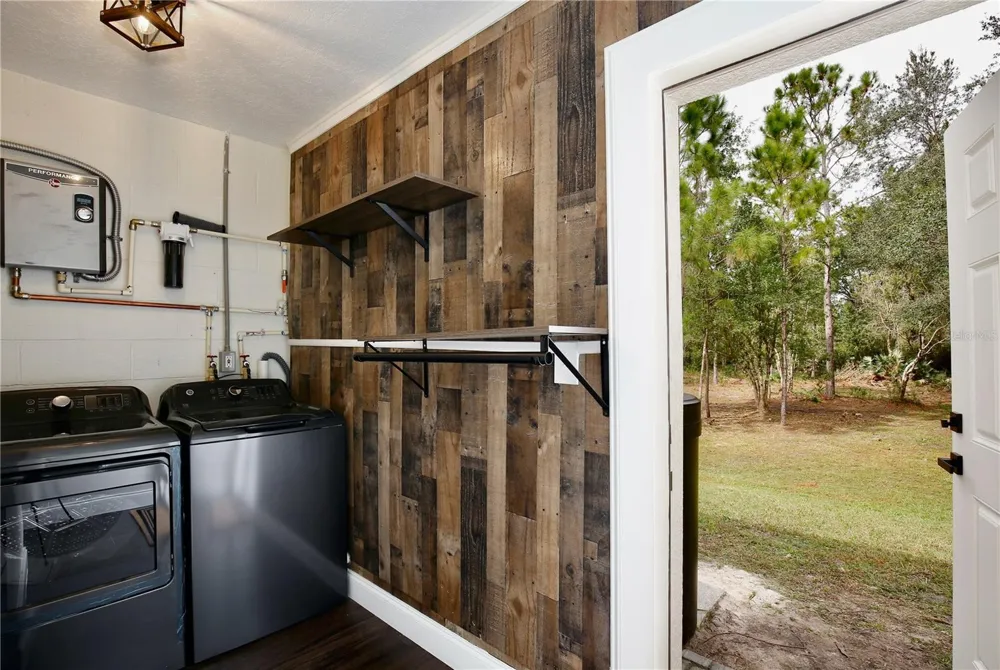 1255 FLINT TRAIL Geneva, FL 32732