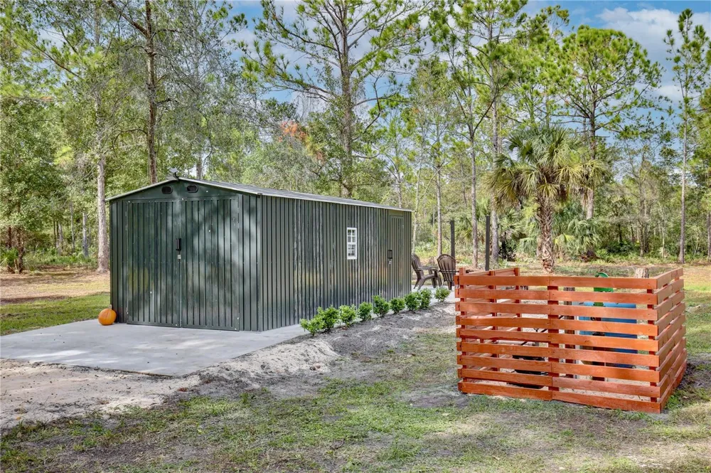 1255 FLINT TRAIL Geneva, FL 32732