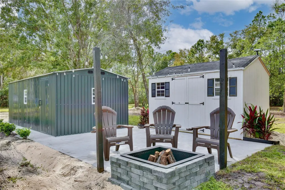 1255 FLINT TRAIL Geneva, FL 32732
