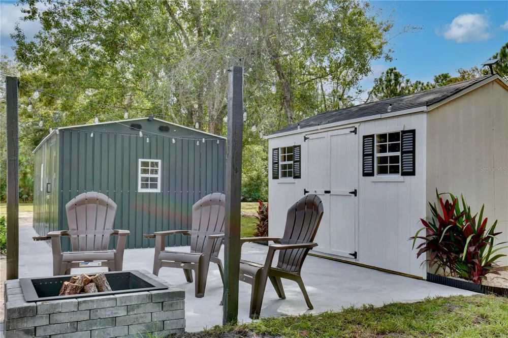 1255 FLINT TRAIL Geneva, FL 32732