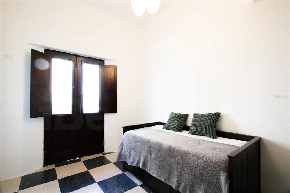 254-256 SAN FRANCISCO STREET #201 San Juan, PR 00901