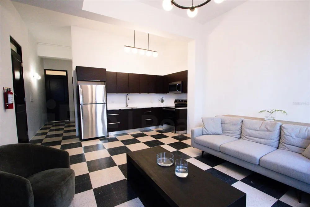 254-256 SAN FRANCISCO STREET #201 San Juan, PR 00901