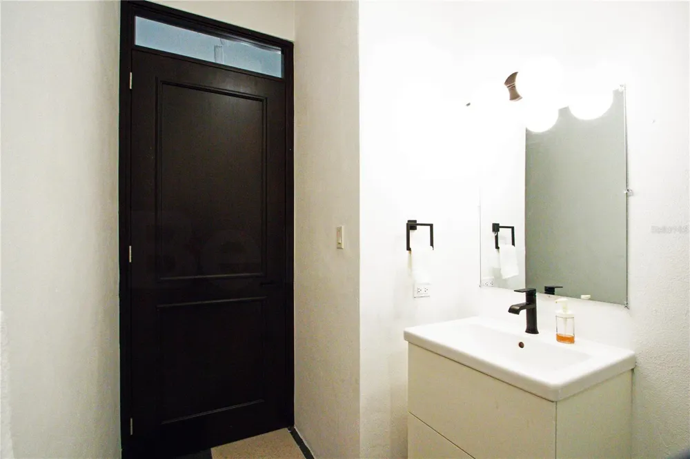 254-256 SAN FRANCISCO STREET #201 San Juan, PR 00901