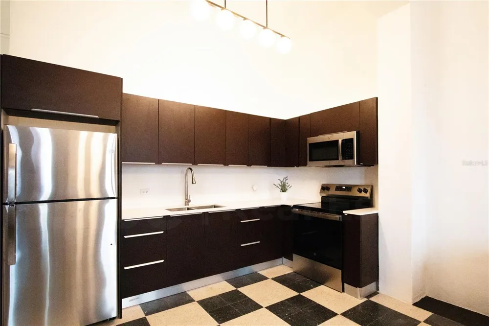 254-256 SAN FRANCISCO STREET #201 San Juan, PR 00901
