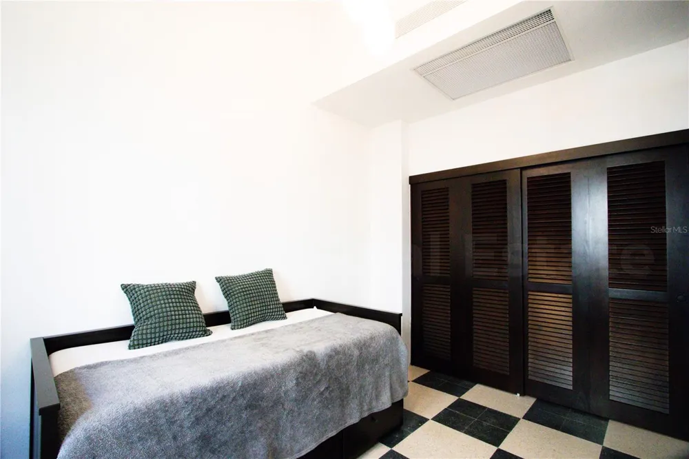 254-256 SAN FRANCISCO STREET #202 San Juan, PR 00901