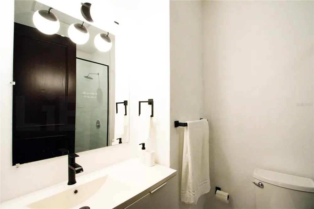 254-256 SAN FRANCISCO STREET #202 San Juan, PR 00901
