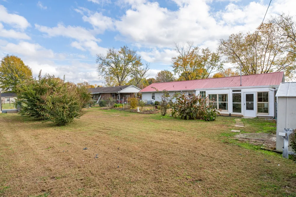 502 9th St Lawrenceburg, TN 38464